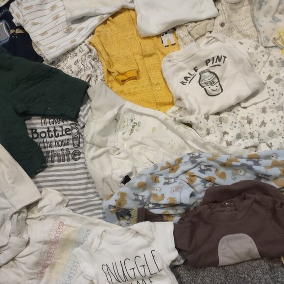Neutral baby clothes lot - Picture 2 of 5